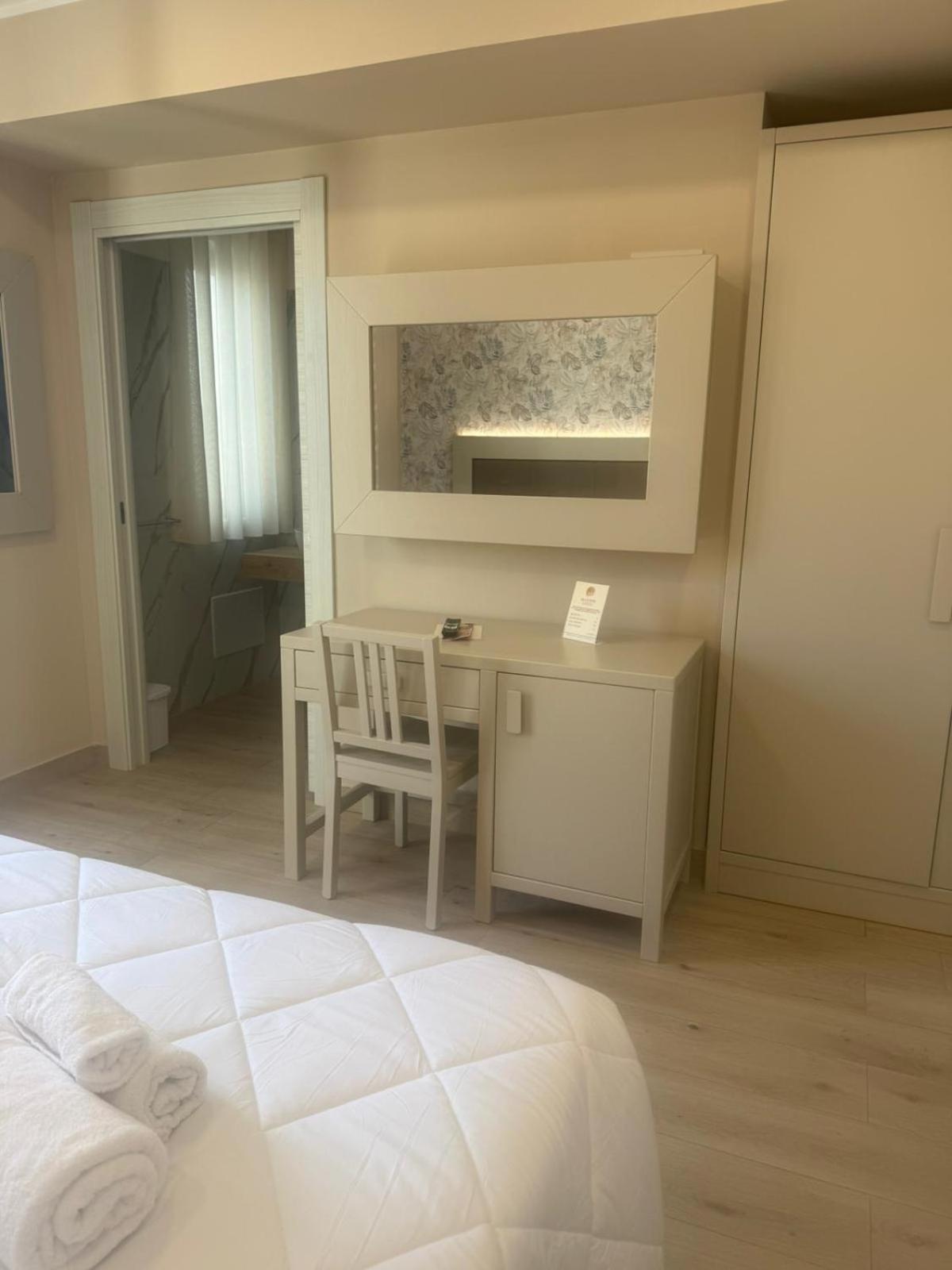 Hotel Palace Gioia Tauro Kültér fotó