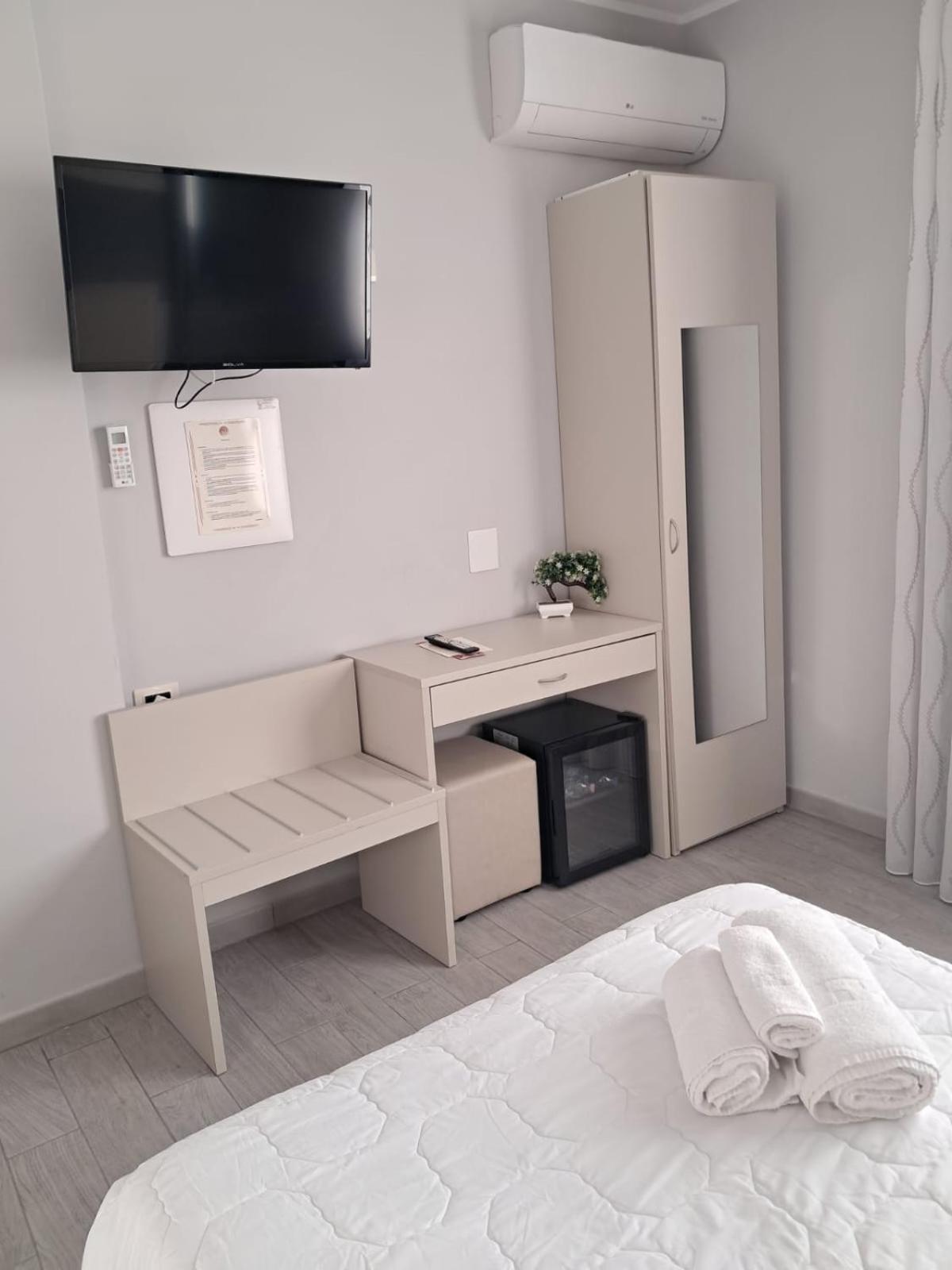 Hotel Palace Gioia Tauro Kültér fotó