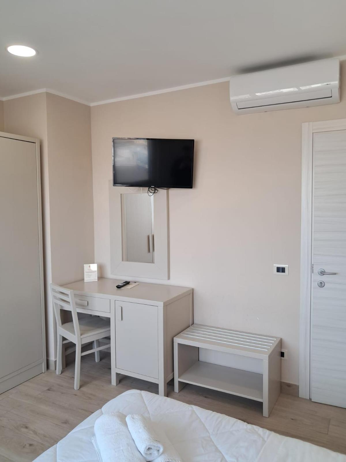 Hotel Palace Gioia Tauro Kültér fotó