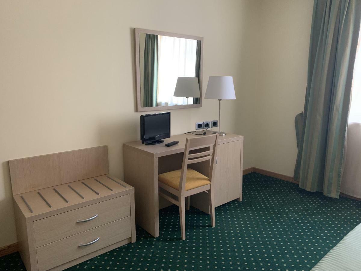 Hotel Palace Gioia Tauro Kültér fotó