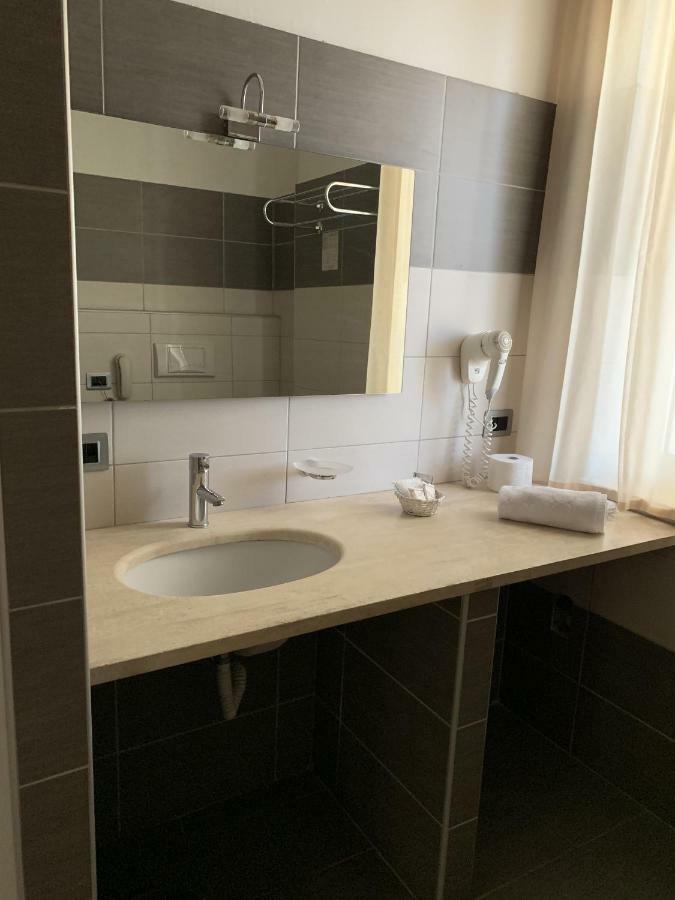 Hotel Palace Gioia Tauro Kültér fotó