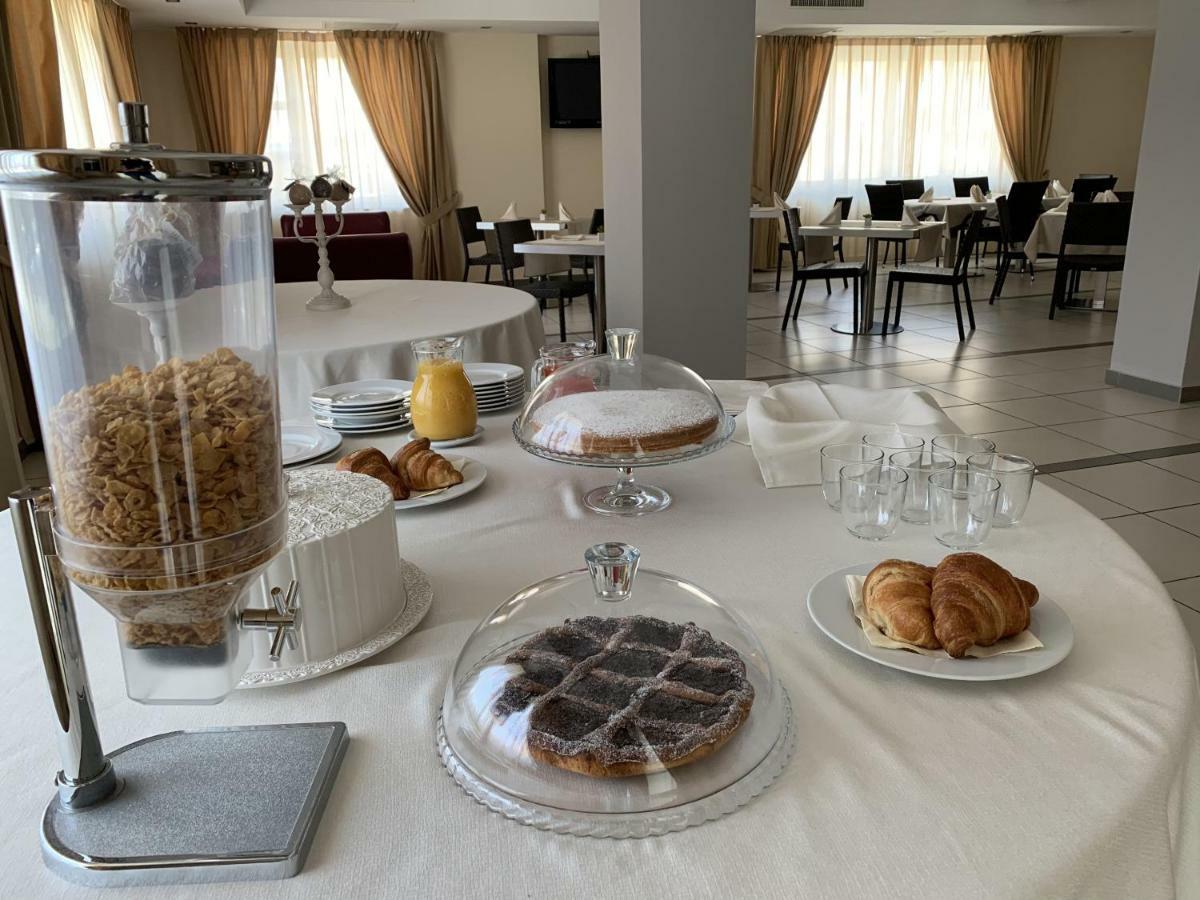 Hotel Palace Gioia Tauro Kültér fotó