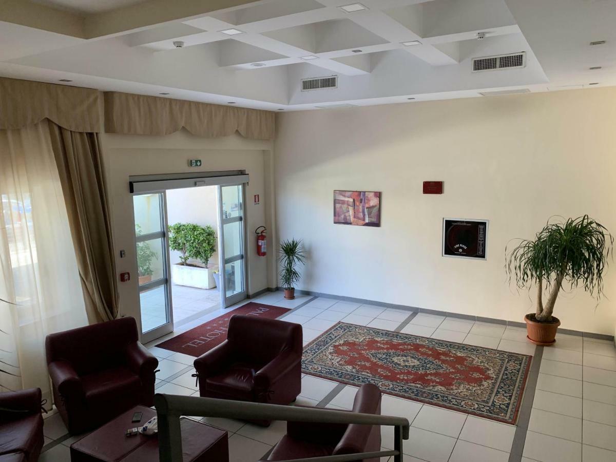 Hotel Palace Gioia Tauro Kültér fotó